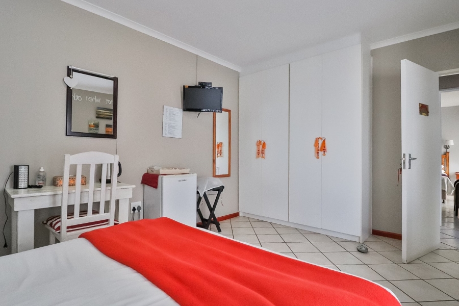7 Bedroom Property for Sale in Country Club Western Cape